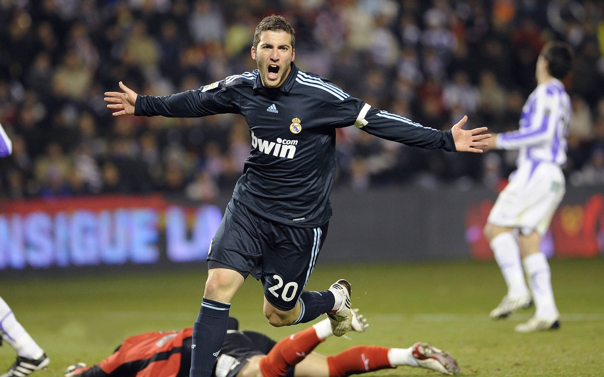 赛场之外体育公益持续升温,体育赛事赞助市场开发的资源