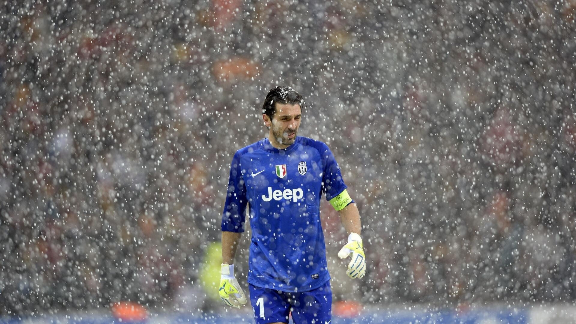 九游官网入口下载-水球赛场希腊男队攻防均衡，水球赛场希腊男队攻防均衡球员